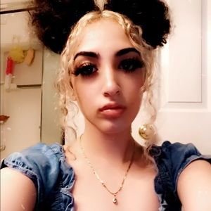 Meet your Posher, Stefania